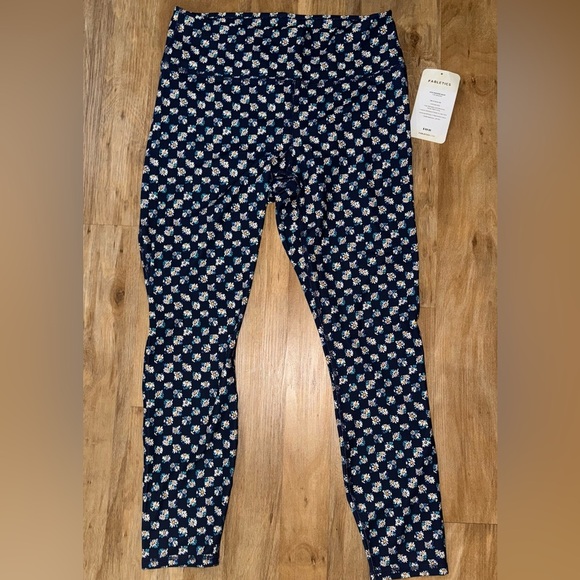 FABLETICS DAISY FIELD 7/8 LEGGINGS LARGE NWT - Picture 4 of 8